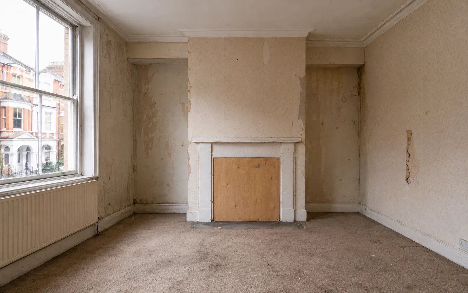 Victorian living room, full restoration — Before